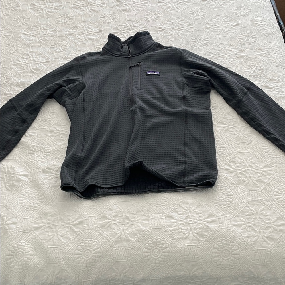Patagonia Men's Gray Zip-Up Sweater